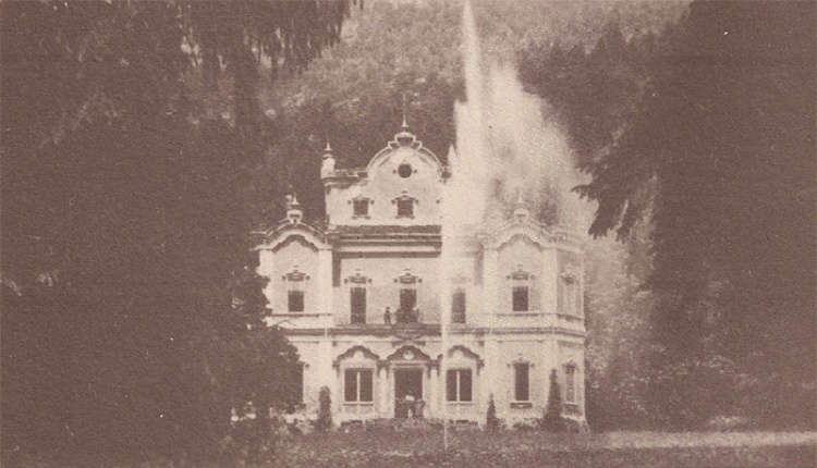 la Villa con la fontana in una foto d'epoca